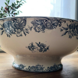 Ceramic compotier floral motif