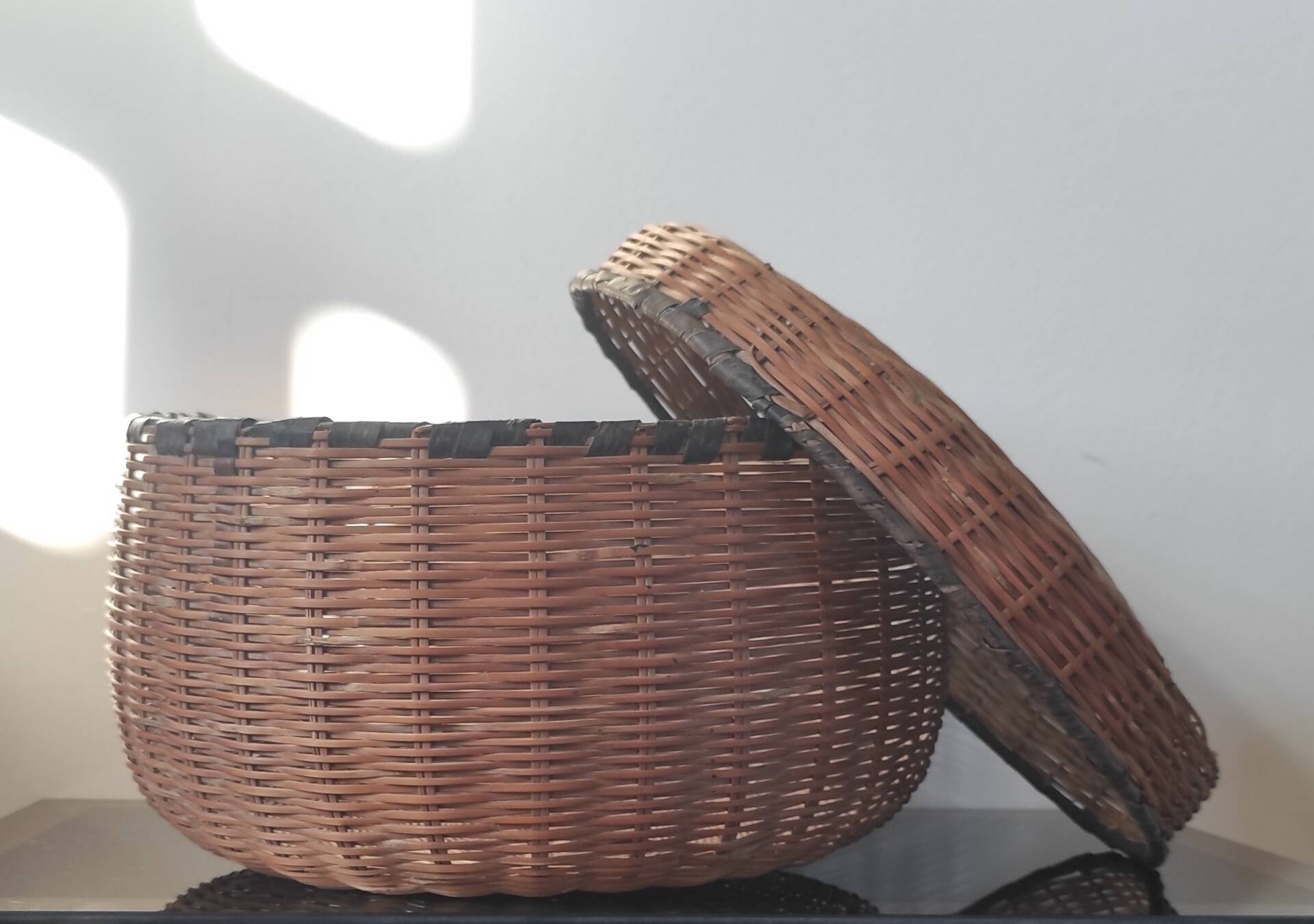 Boîte de rangement vintage en bambou tressé et osier