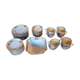 Lot de 12 tasses, soucoupes et petites assiettes + 1 saladier en porcelaine fine de Limoges