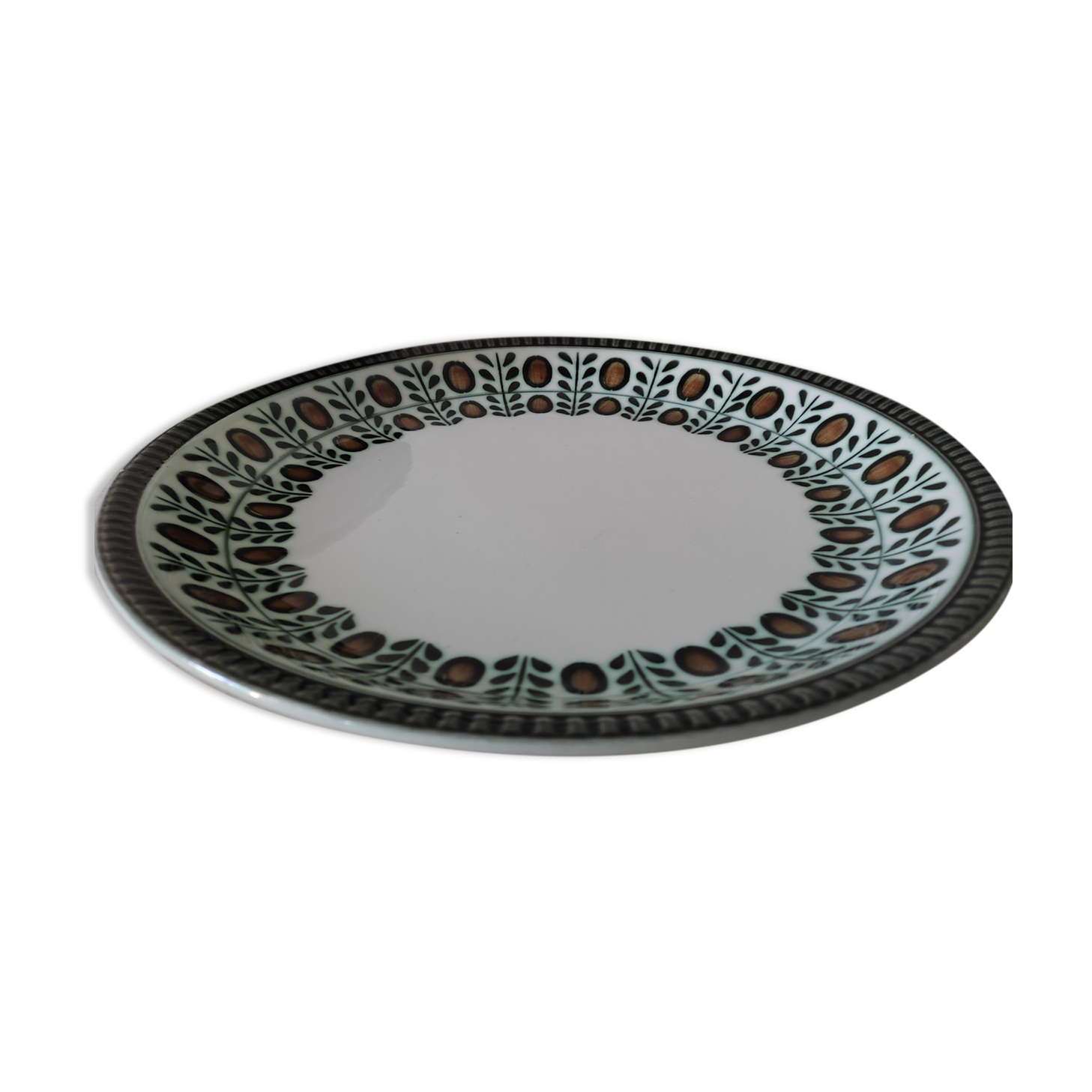Round dish Boch model nuts