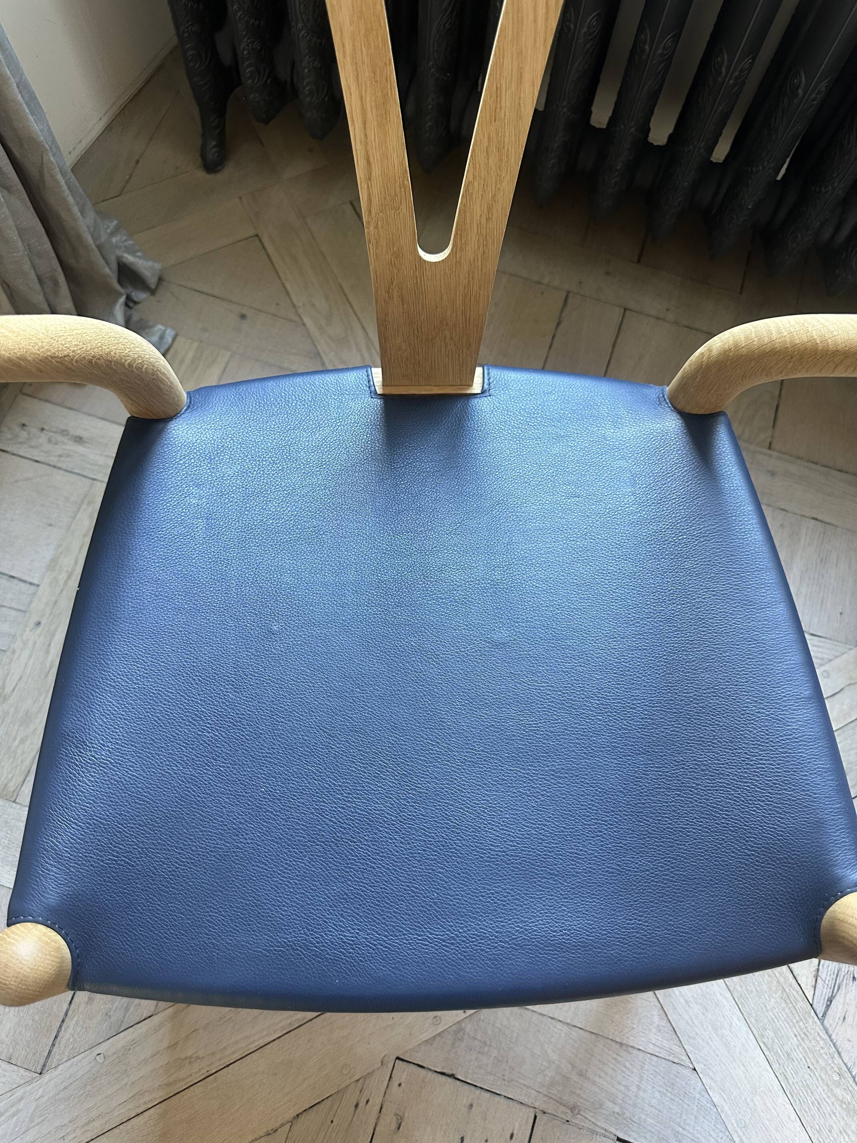 CH24 Wishbone Chair by Hans J. Wegner by Carl Hansen & Søn