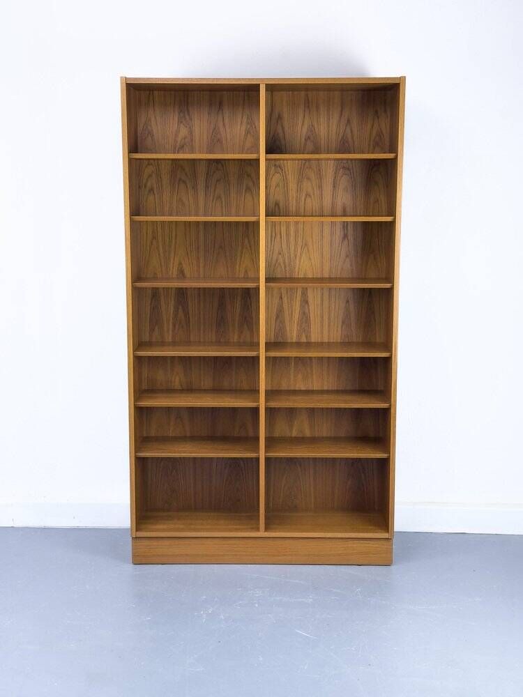 Large vintage teak bookshelf by Hundevad & Co., 1960s