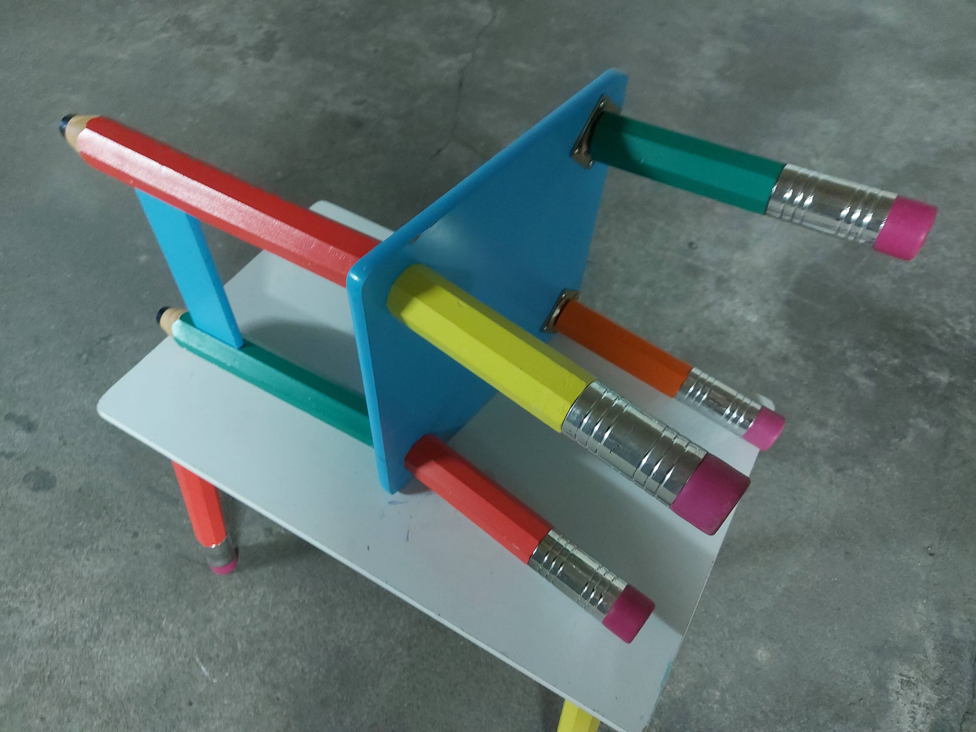 Ensemble chaise et bureau d'enfant  , Pierre Salla