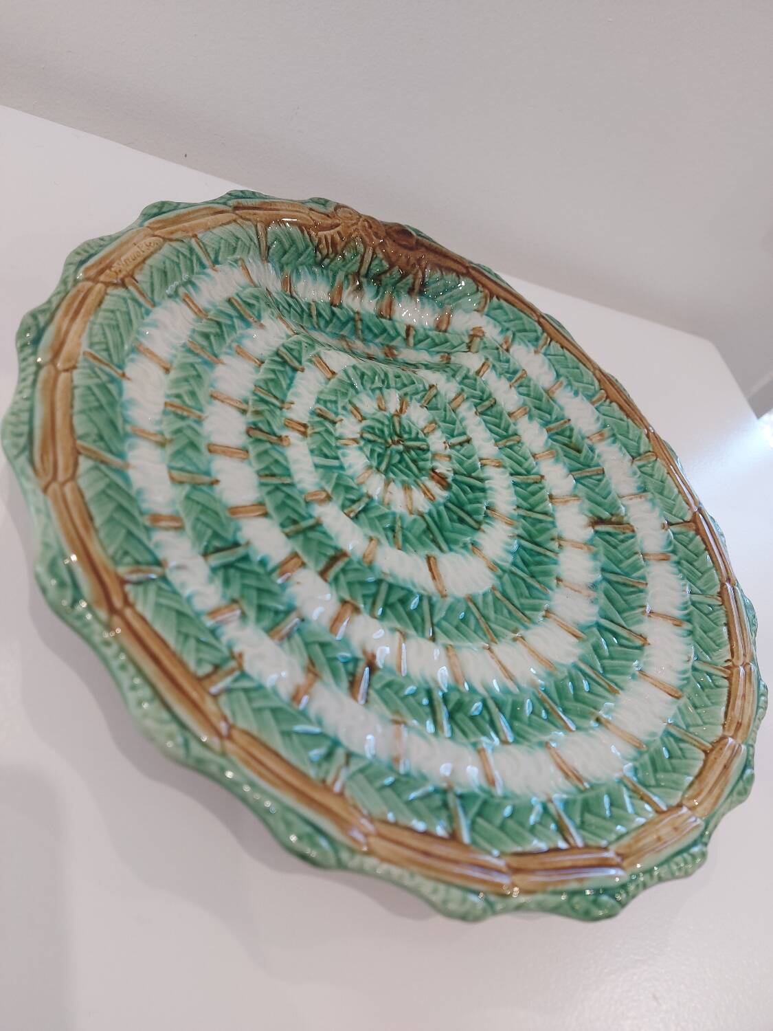 Artichoke plate in slip