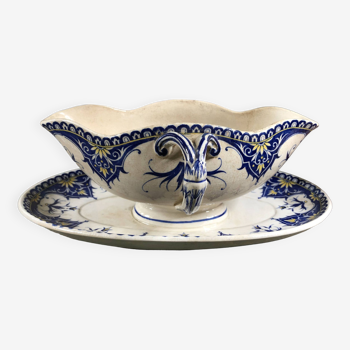 Sarreguemines gravy boat, Cluny model, blue arabesque decoration