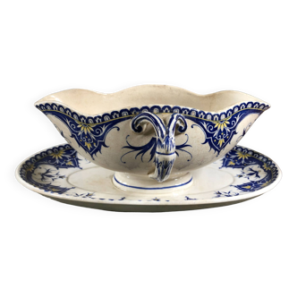 Sarreguemines gravy boat, Cluny model, blue arabesque decoration