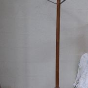 Coat rack in wood and metal