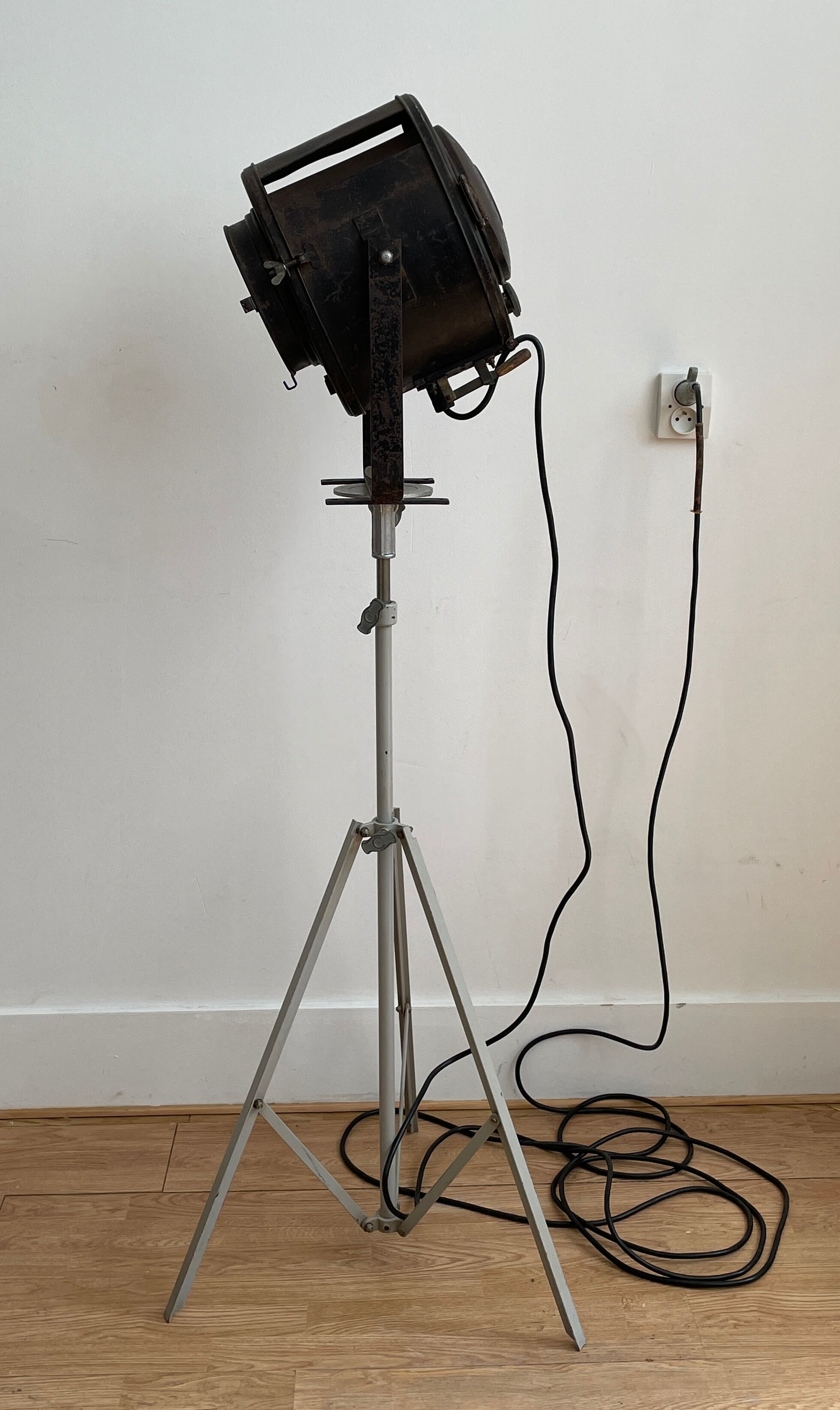 Fully original cremer paris cinema projector