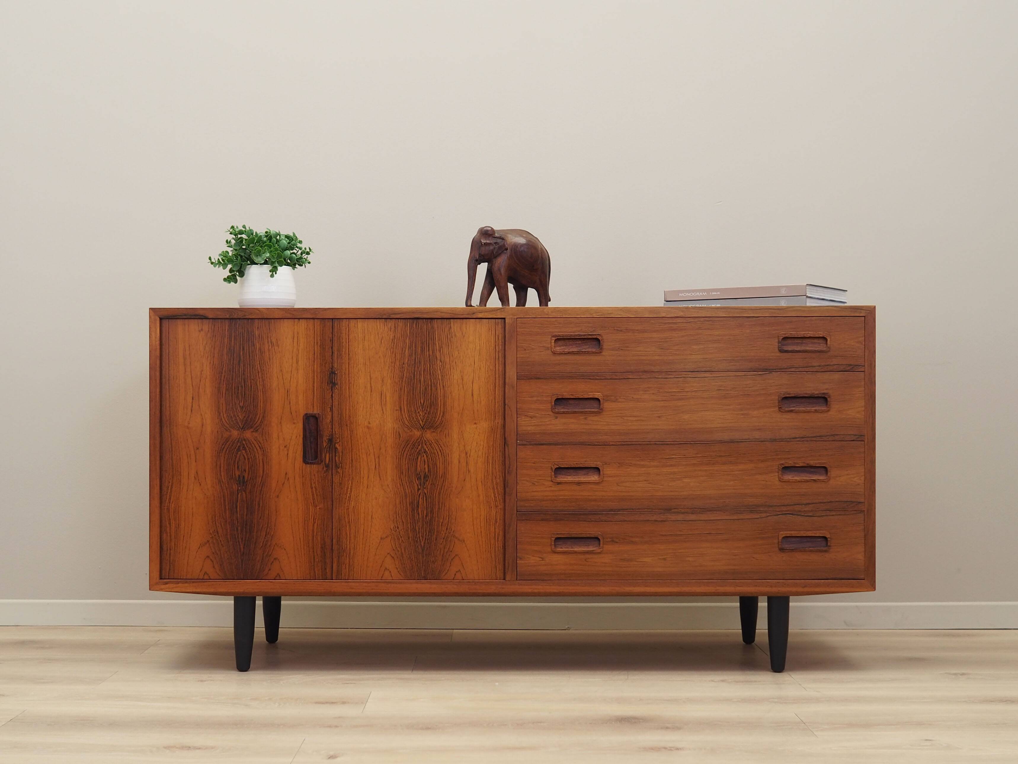 Commode en palissandre, design danois, années 1970, designer : Carlo Jensen, production :