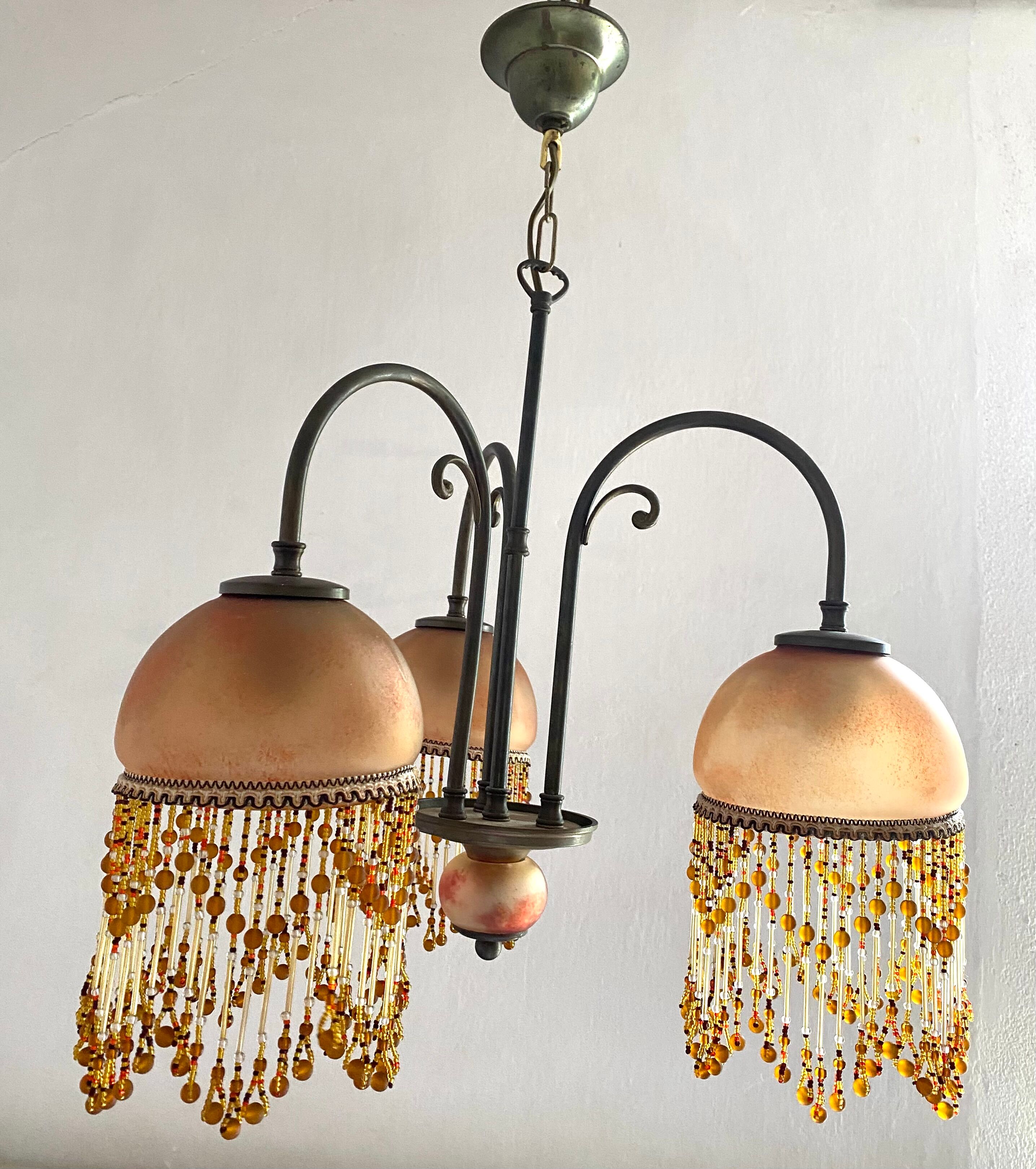 3-light chandelier in glass paste and pearl tassels