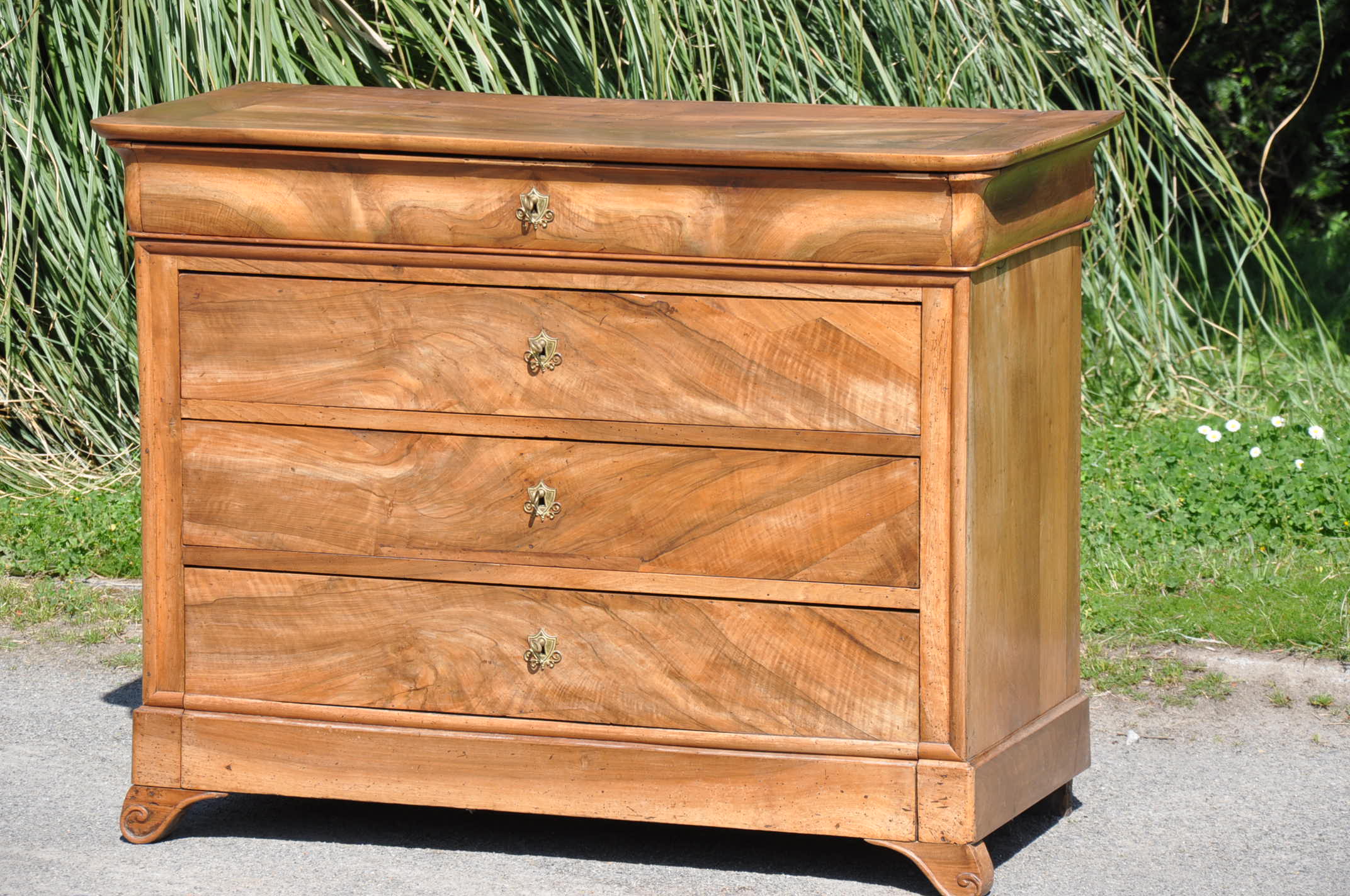 Old chest of drawers