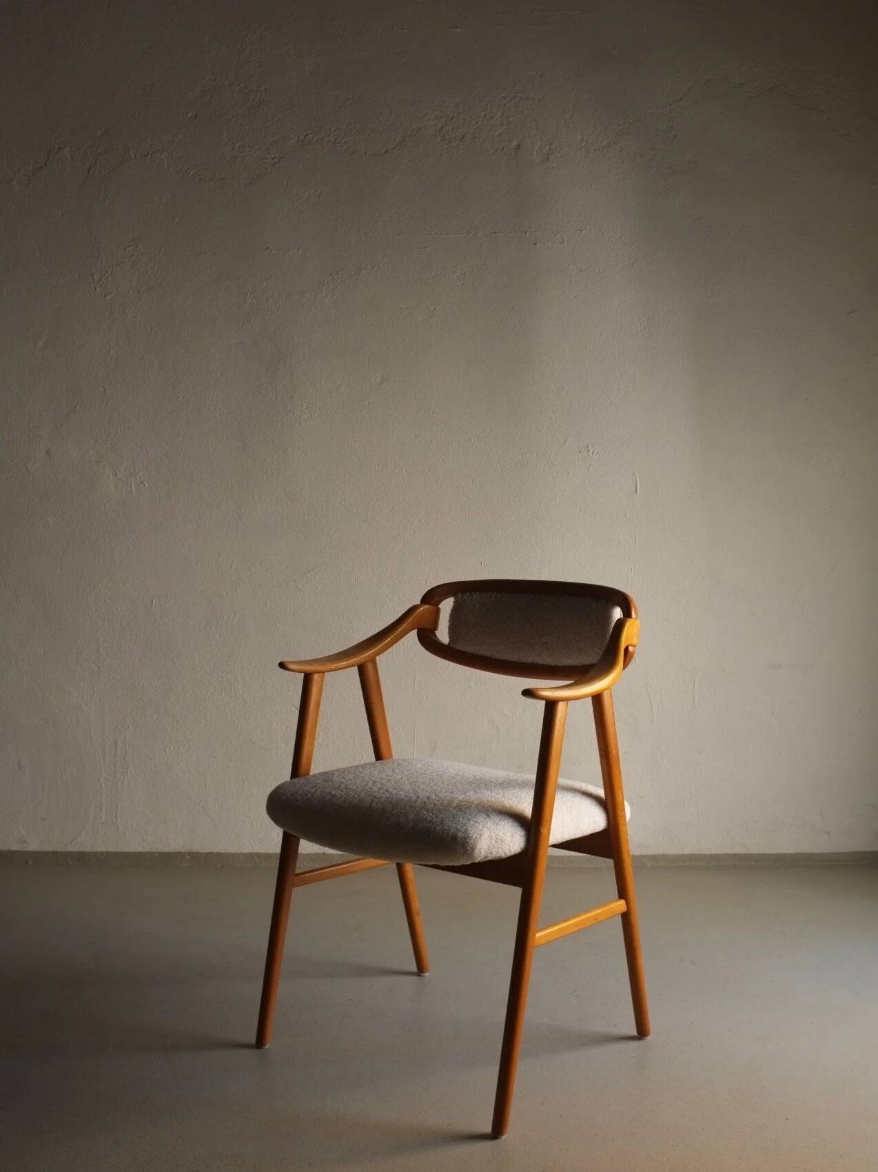 Fauteuil scandinave en fausse fourrure de mouton retournée | Années 1960