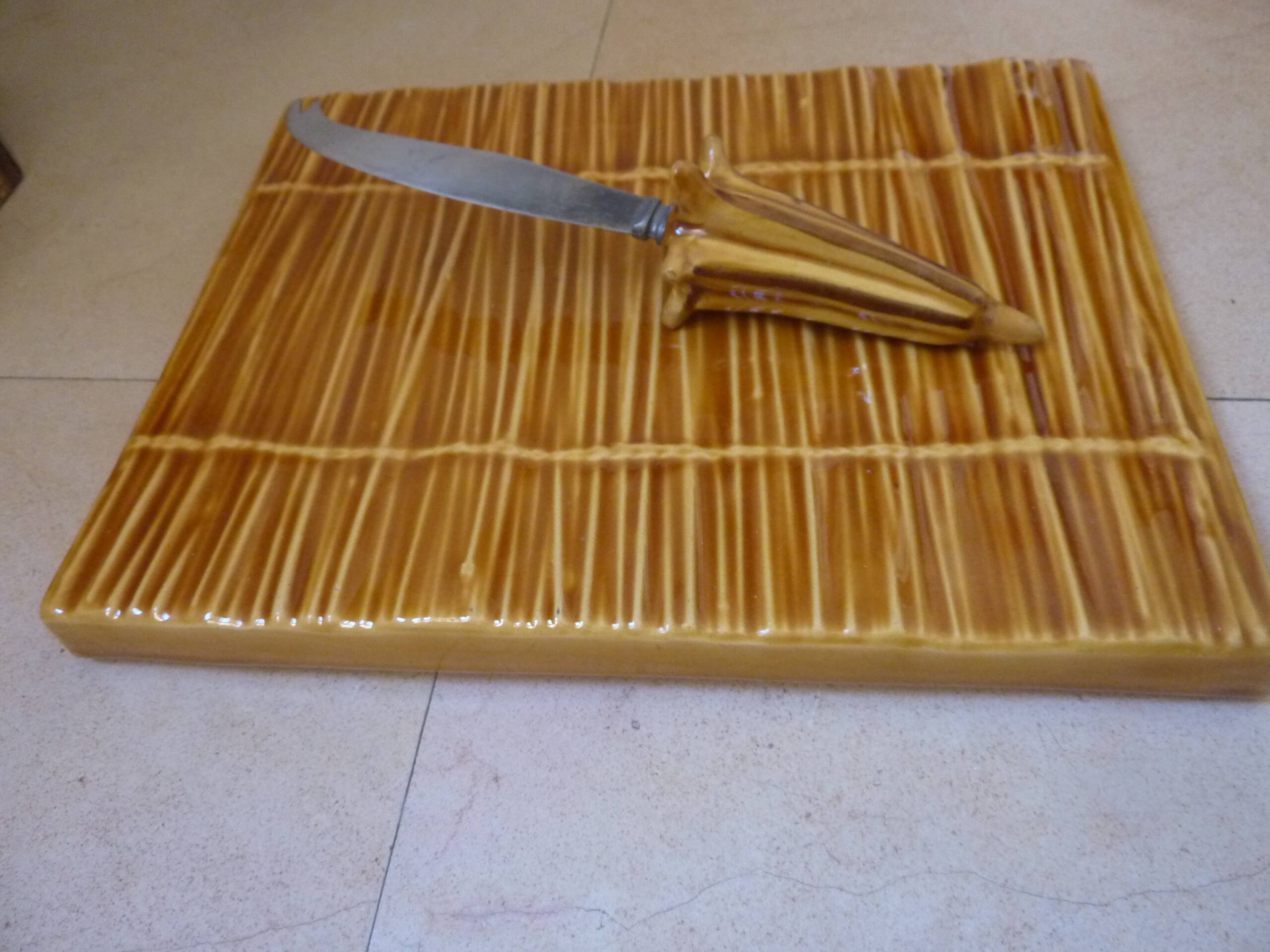cheese platter with its ceramic knife type Vallauris