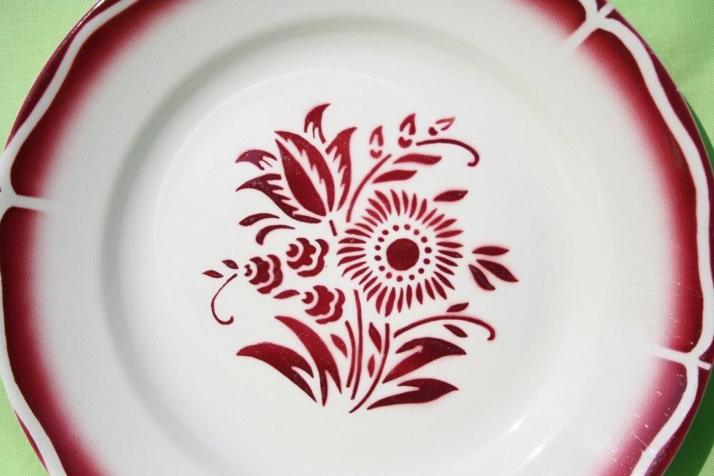 SET of 8 plates dessert Sarreguemines Digoin red flowers