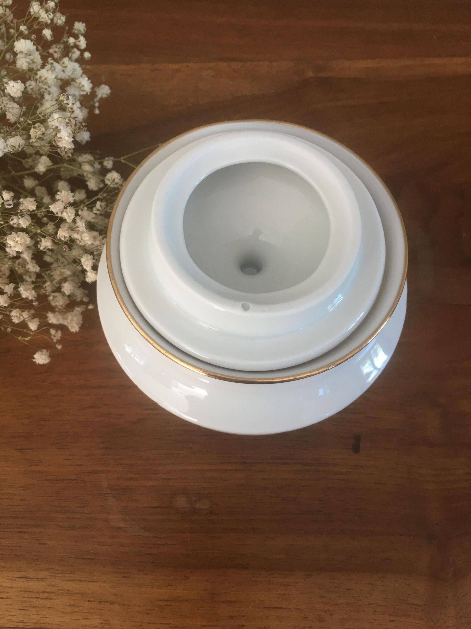 Coffee service in antique porcelain