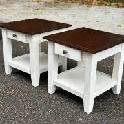 2 farmhouse bedside tables in white and solid wood from 1990.
