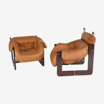 Paire de fauteuils en cuir et palissandre de Percival Lafer, 1960