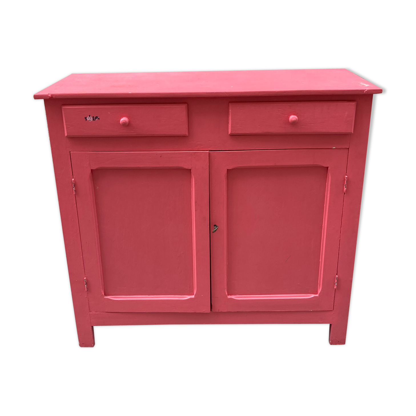 Pink Parisian buffet