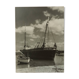 Photo of a boat in Roscoff, 1950s