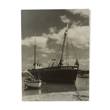 Photo of a boat in Roscoff, 1950s