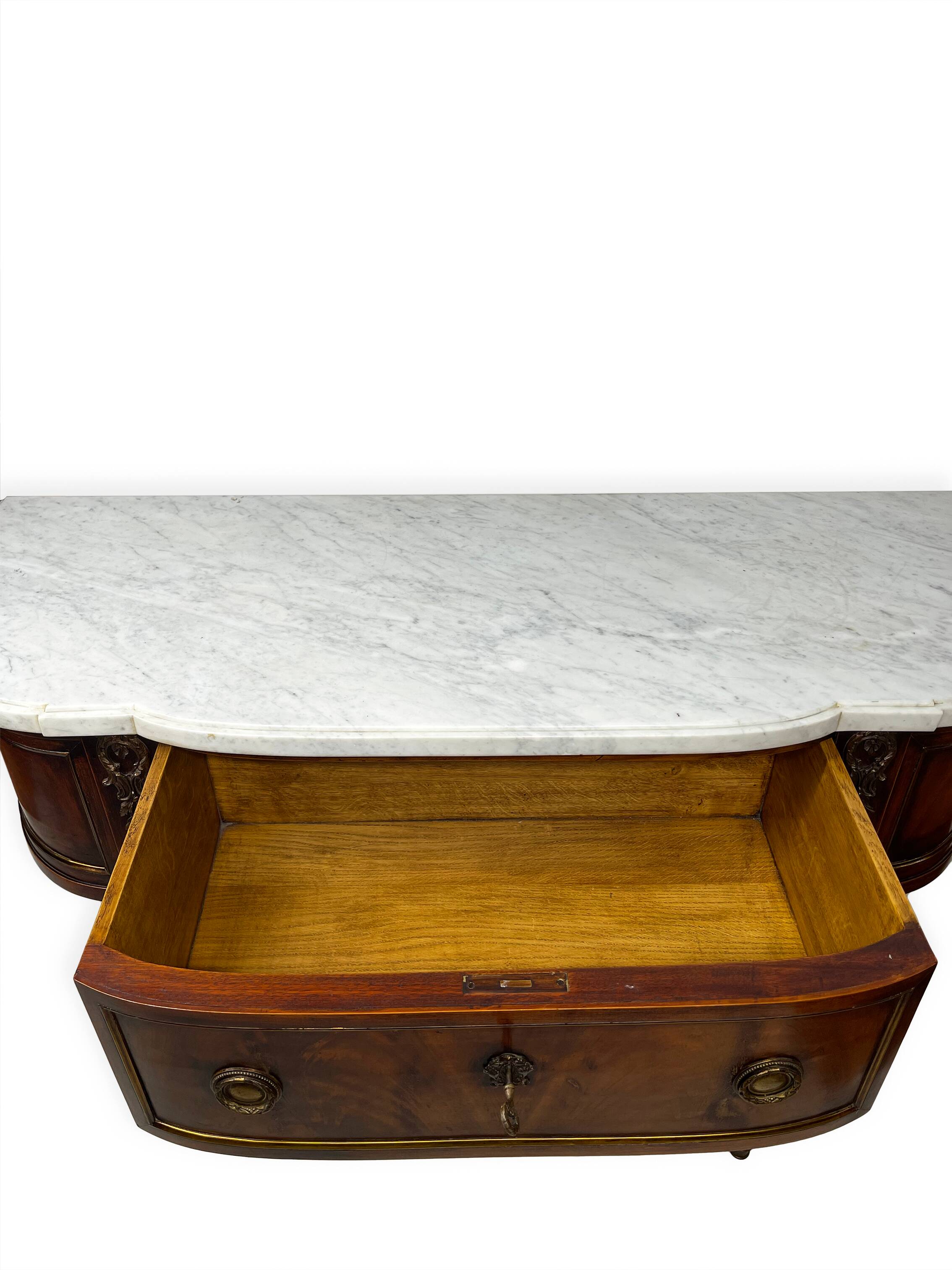 Console française Louis XVI en acajou à plumes, 19ème siècle