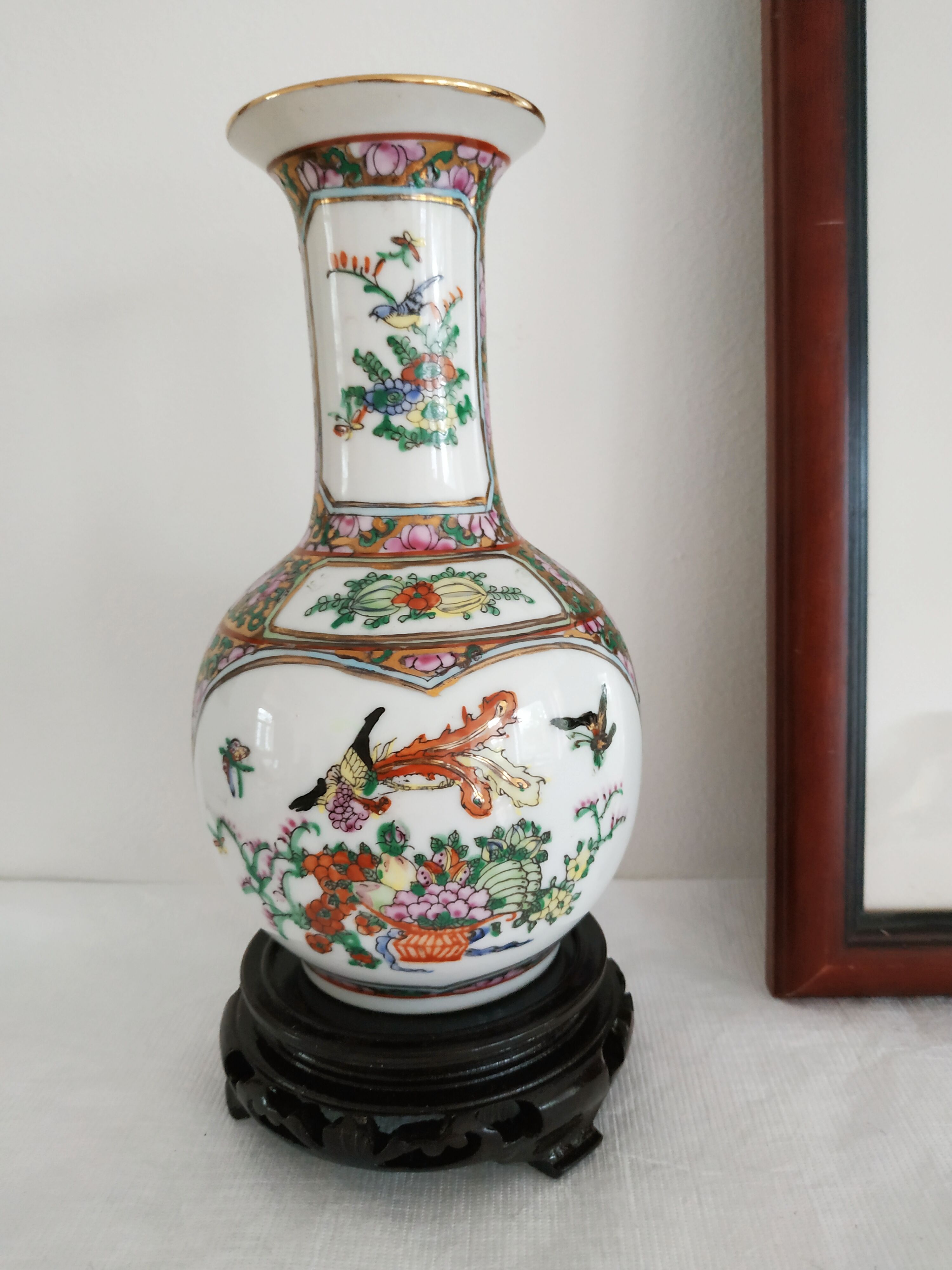 Chinese vase with its original box
