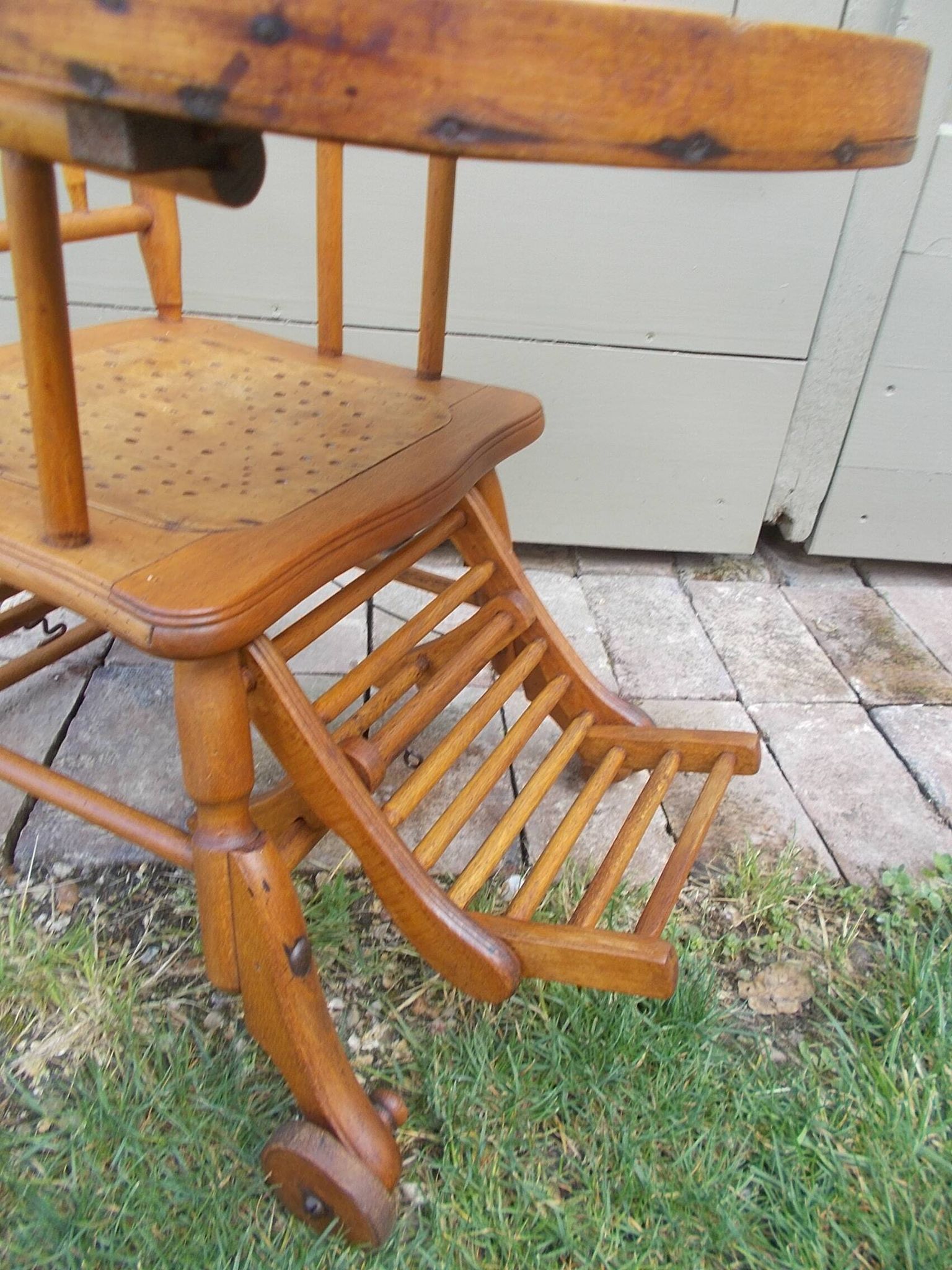 Ancienne chaise haute pour enfant Luterma
