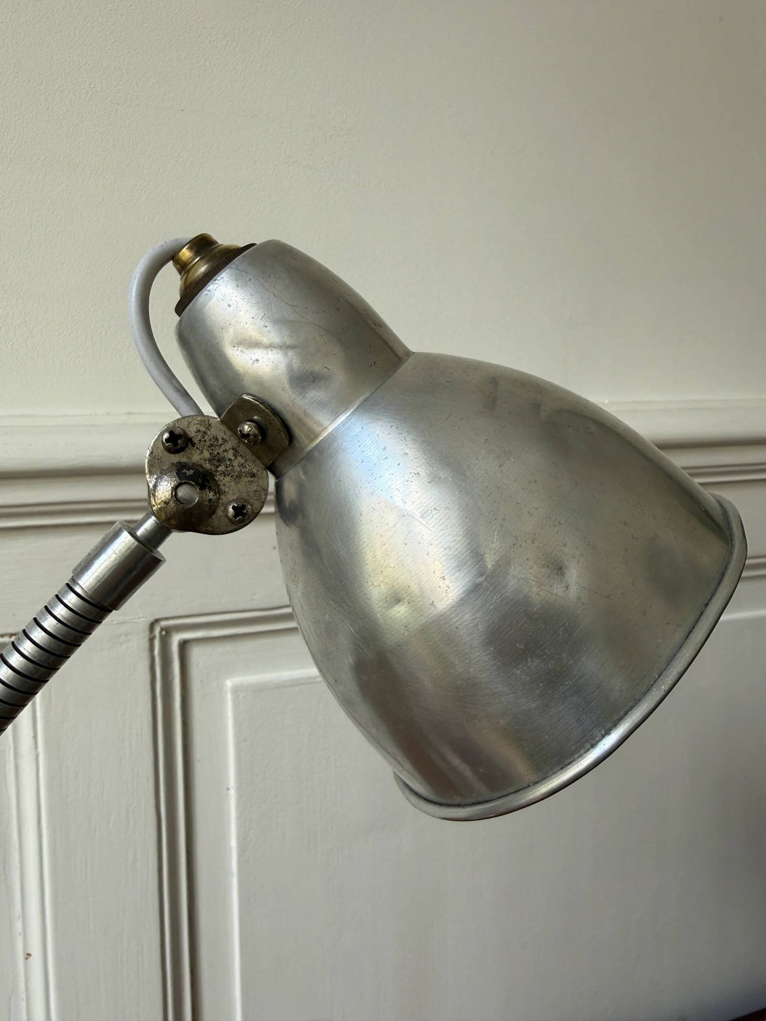 Lampe de bureau industrielle articulée – années 50