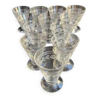 12 verres à liqueur – cristal guilloché – art déco