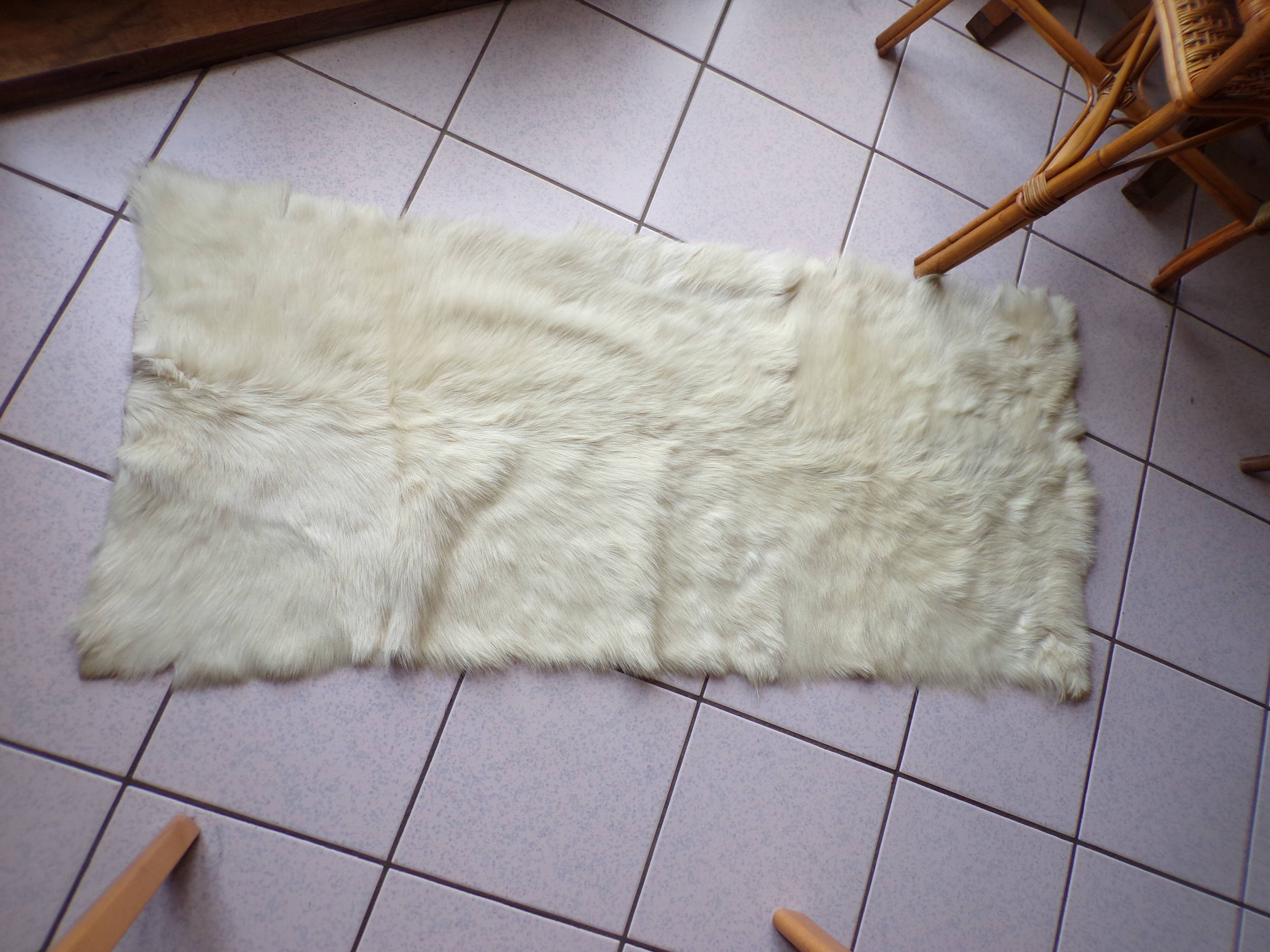Vintage white goat skin  136 x 60 cm