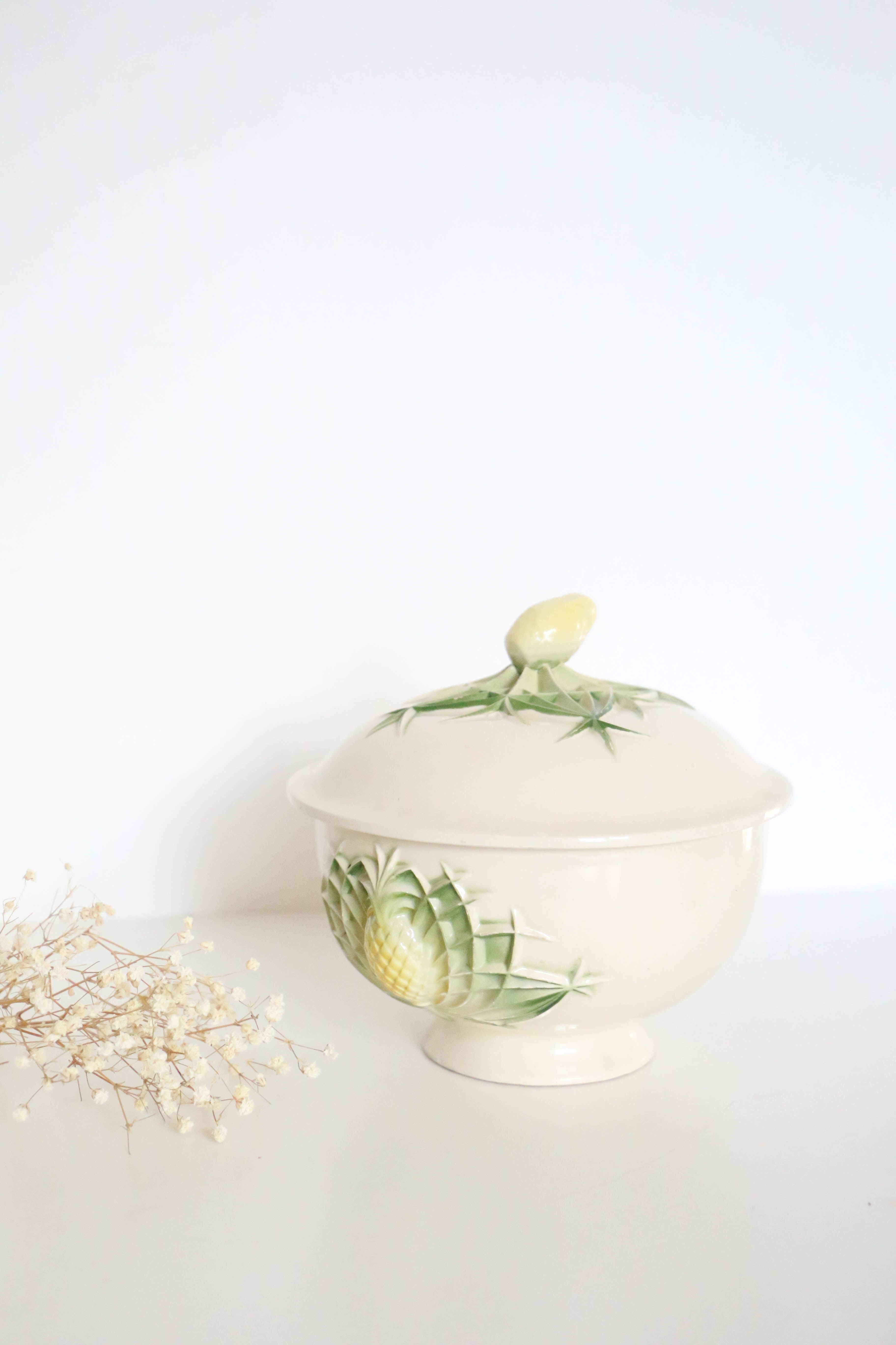 Pineapple soup kitchen, vintage