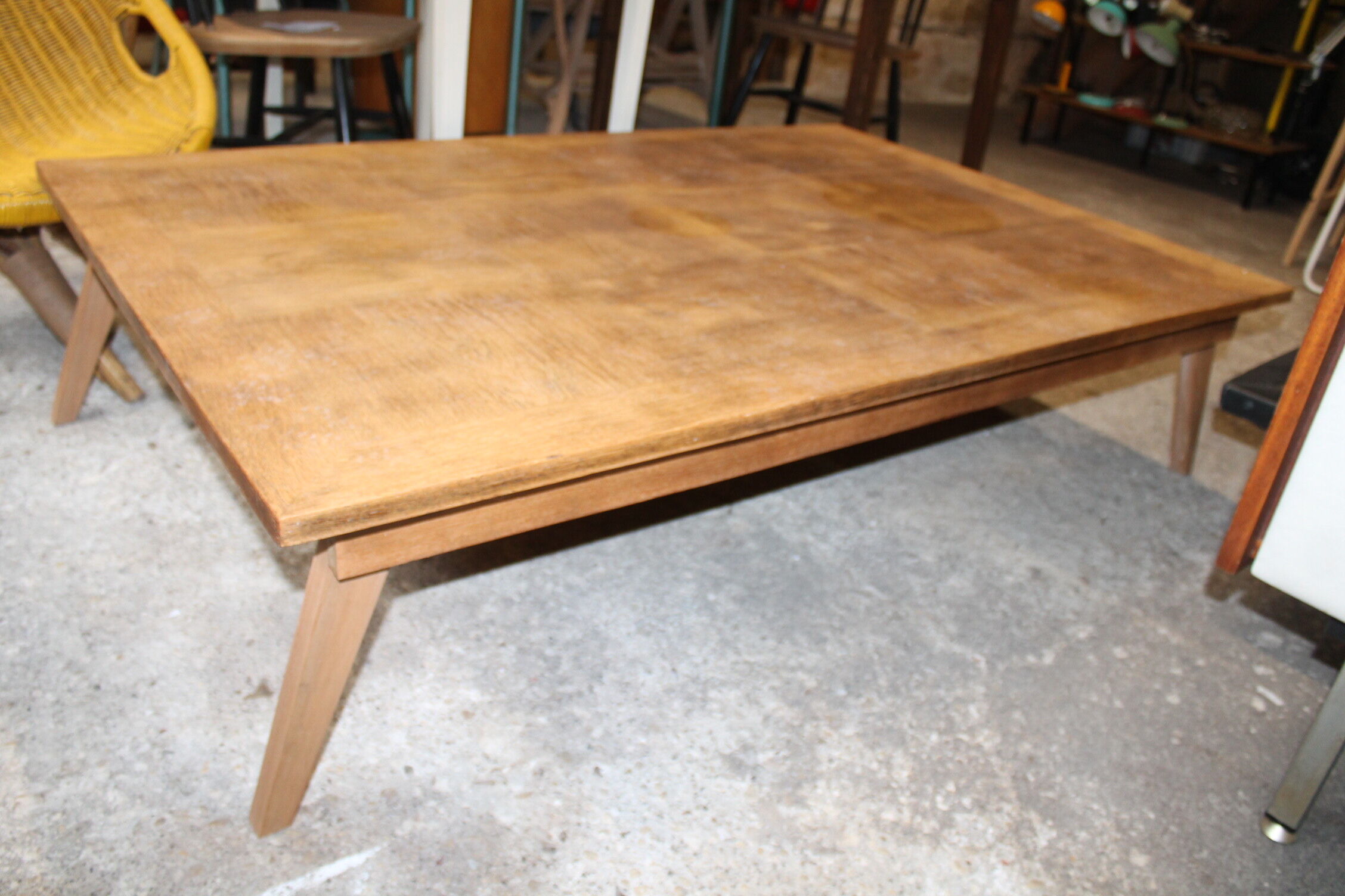 Low table compass feet