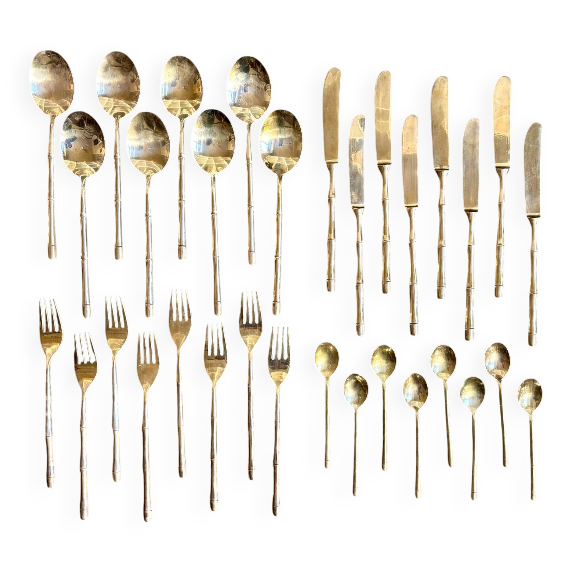 32 couverts manche bambou en métal doré