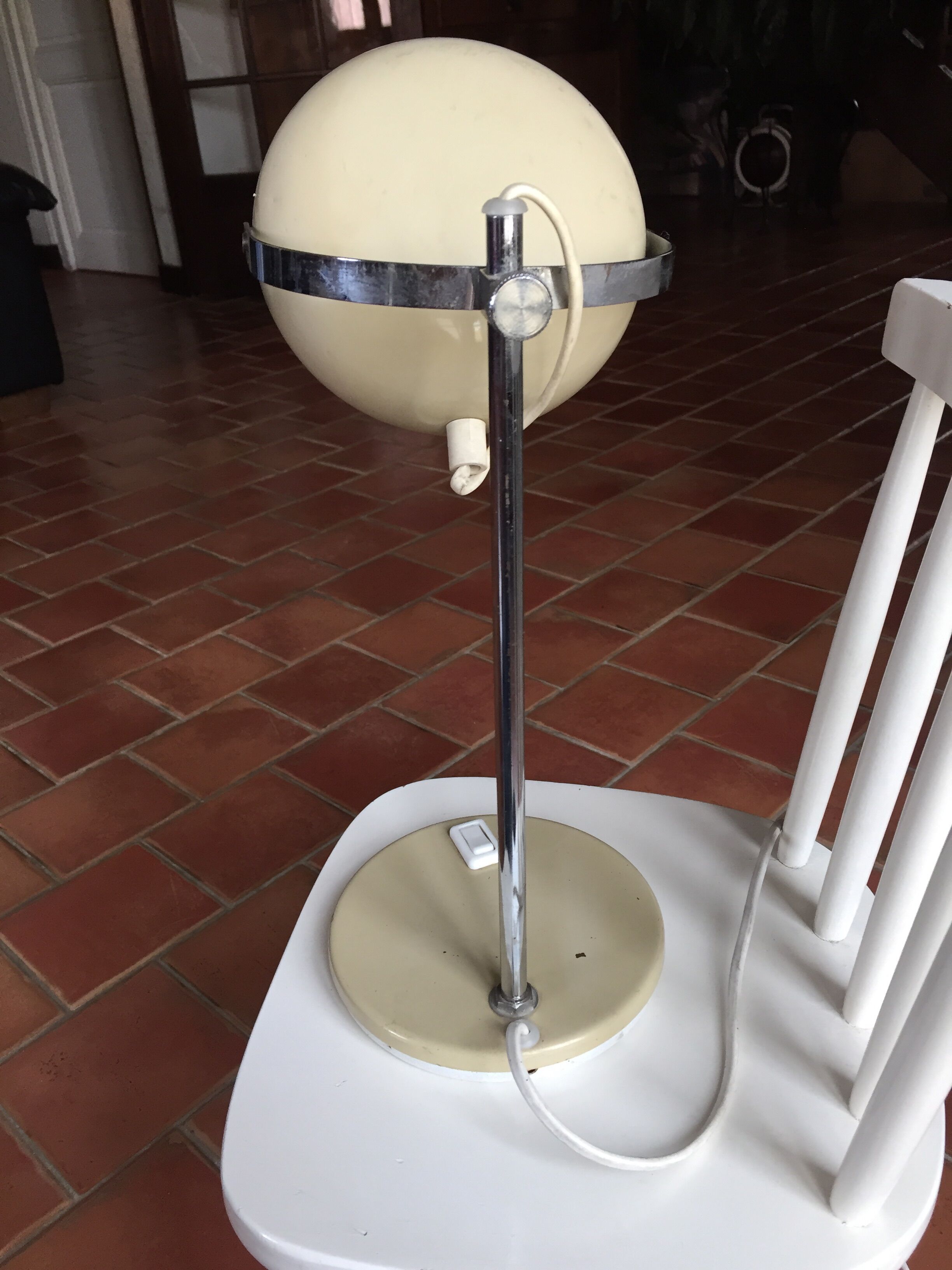 Eyes ball vintage desk lamp