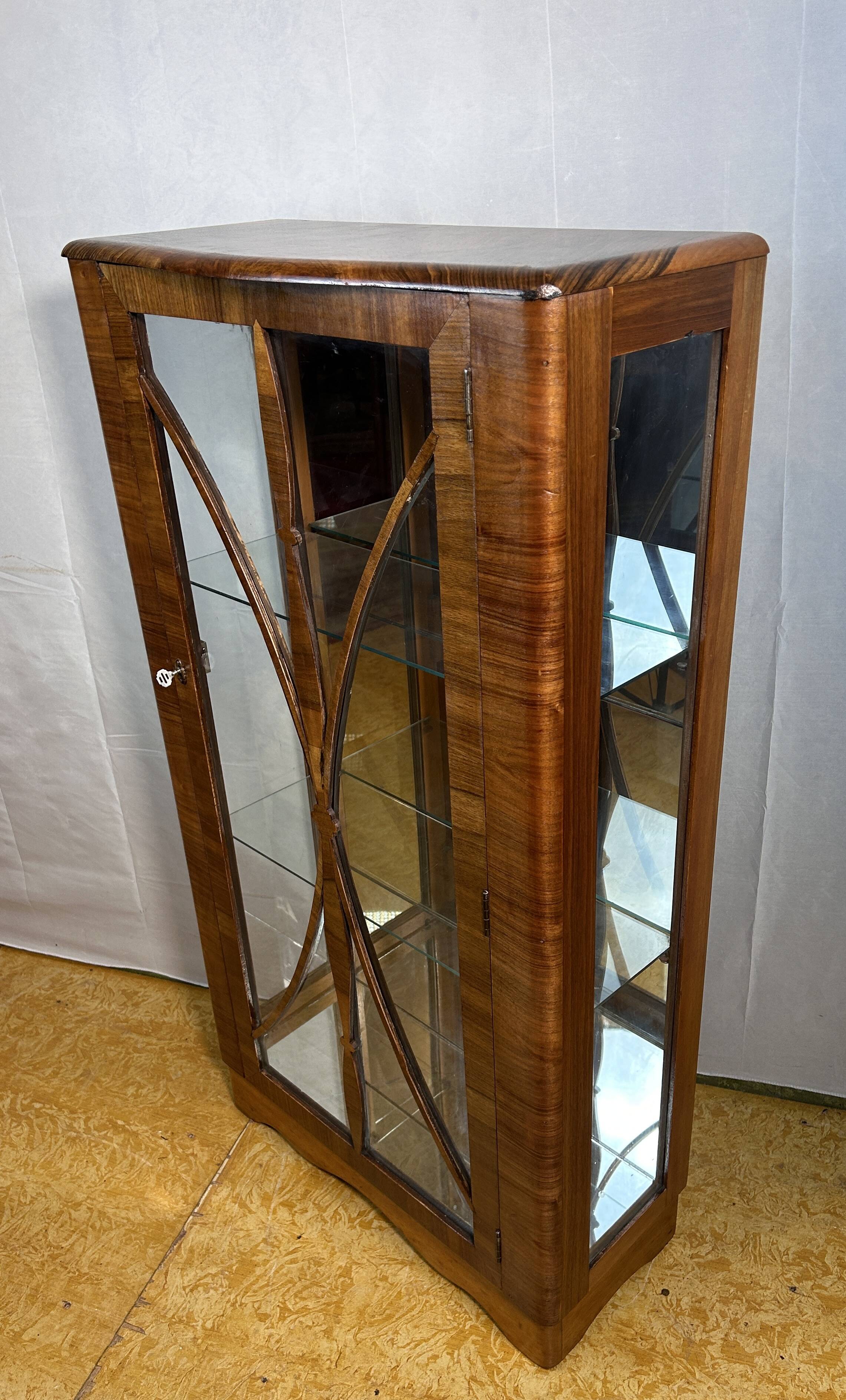 Art deco vintage brocante display cabinet walnut 1920-1930