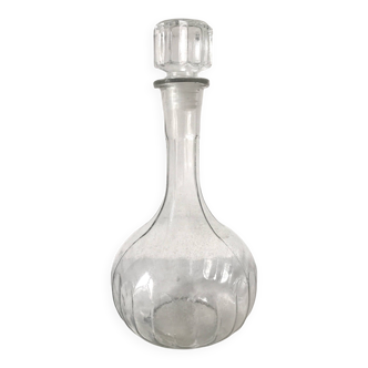 Round glass decanter, decanter or whiskey carafe