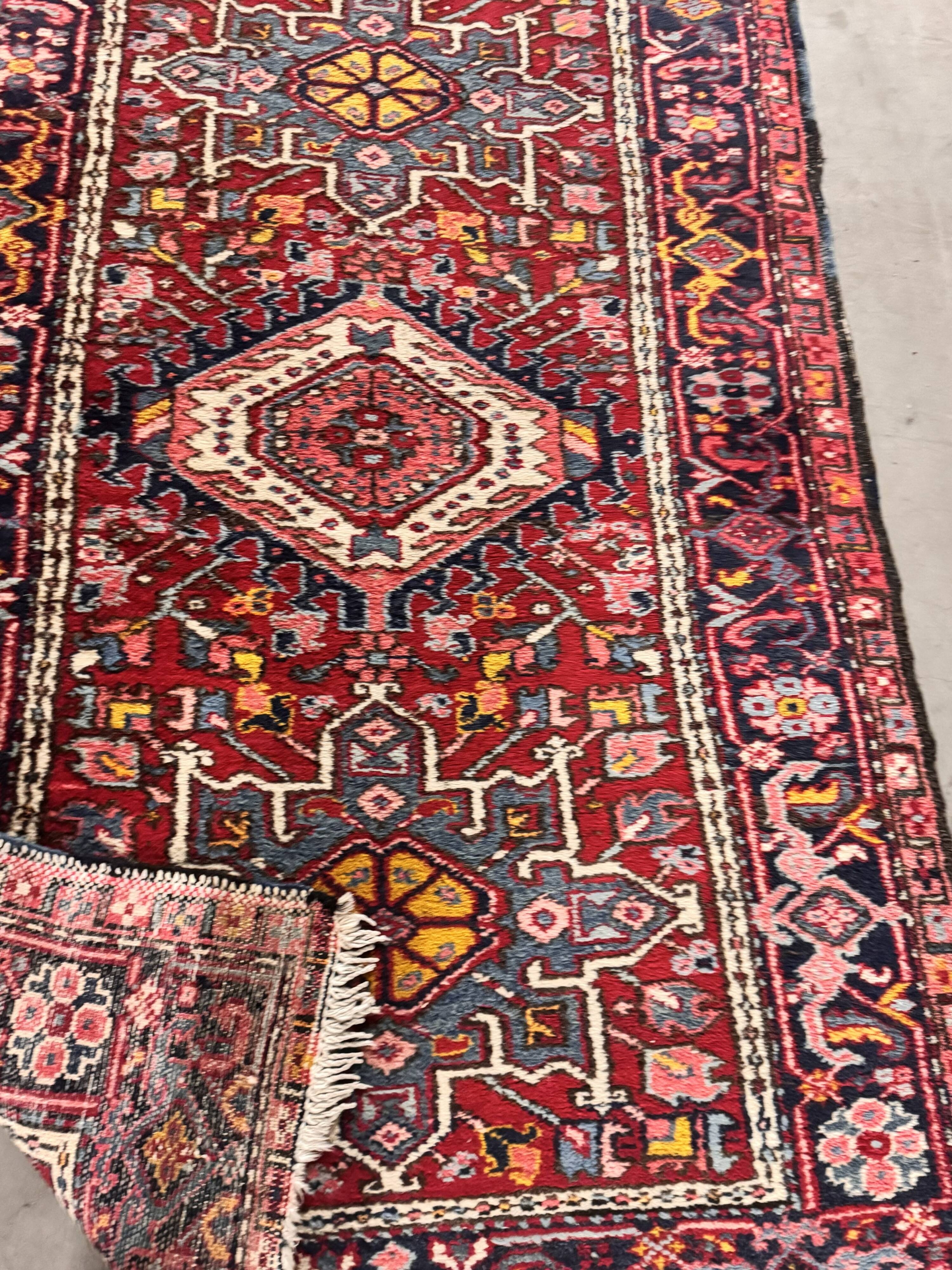 Tapis persan fait main Heriz