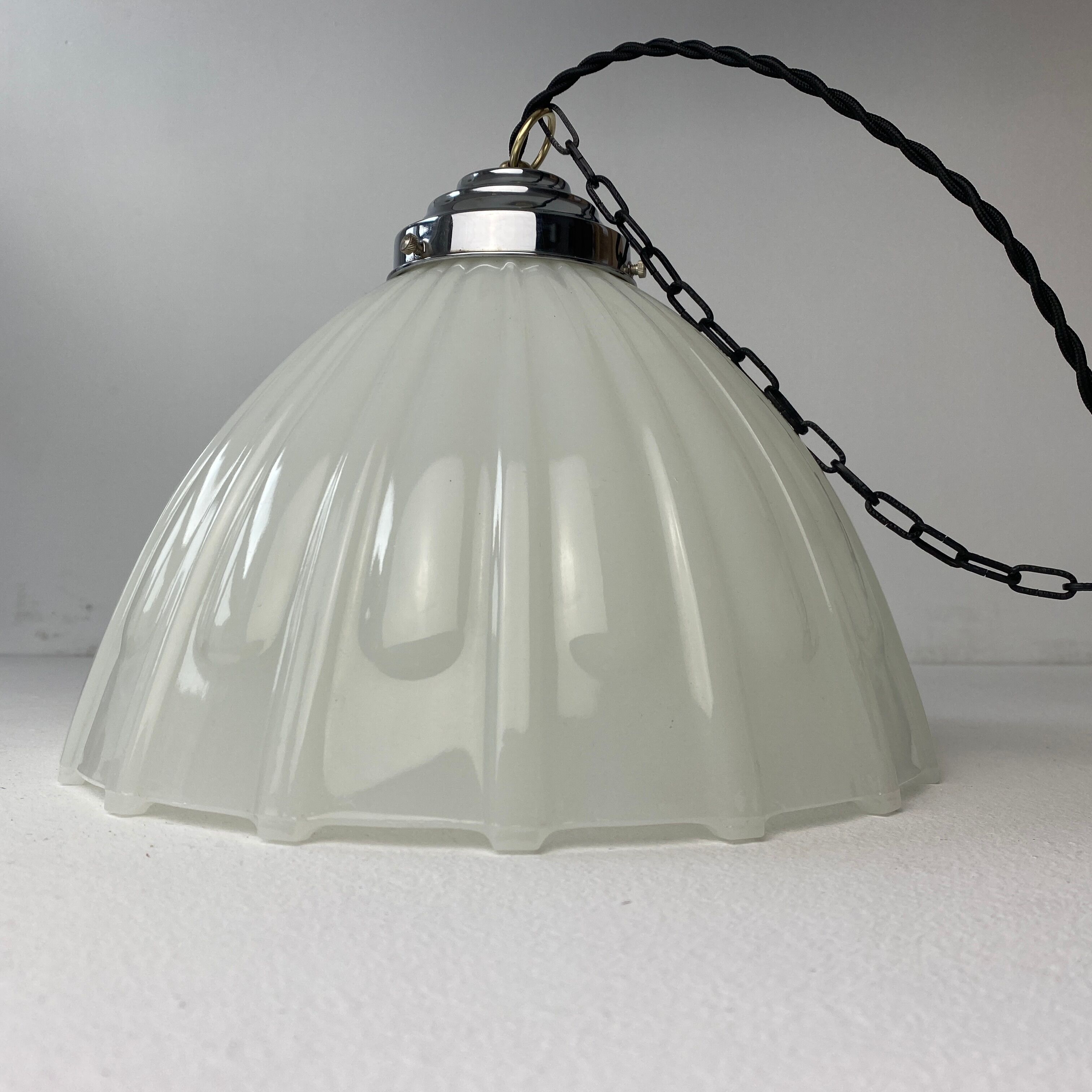 Art deco pendant lamp in opaline
