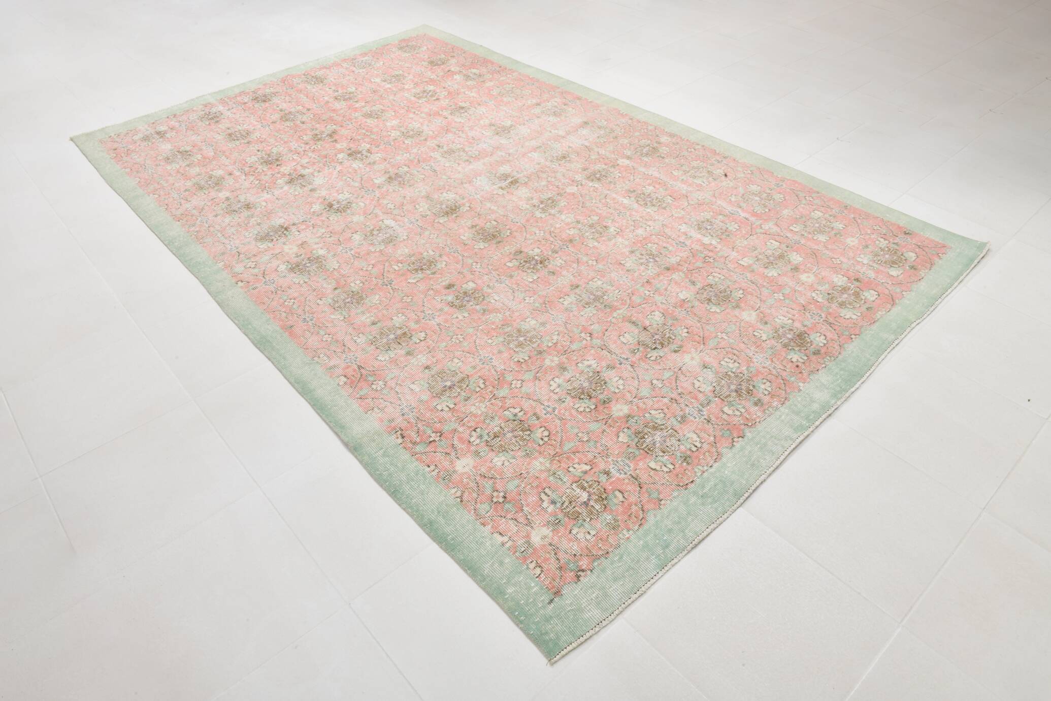 Tapis turc, 204 x 321 cm, référence 22143