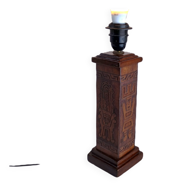 lampe Angel L. Pazmino totem en cuir Muebles De Estilo 1960 — Beyit