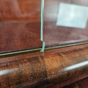 Vitrine Art Déco des années 1930 en noyer et racine de noyer