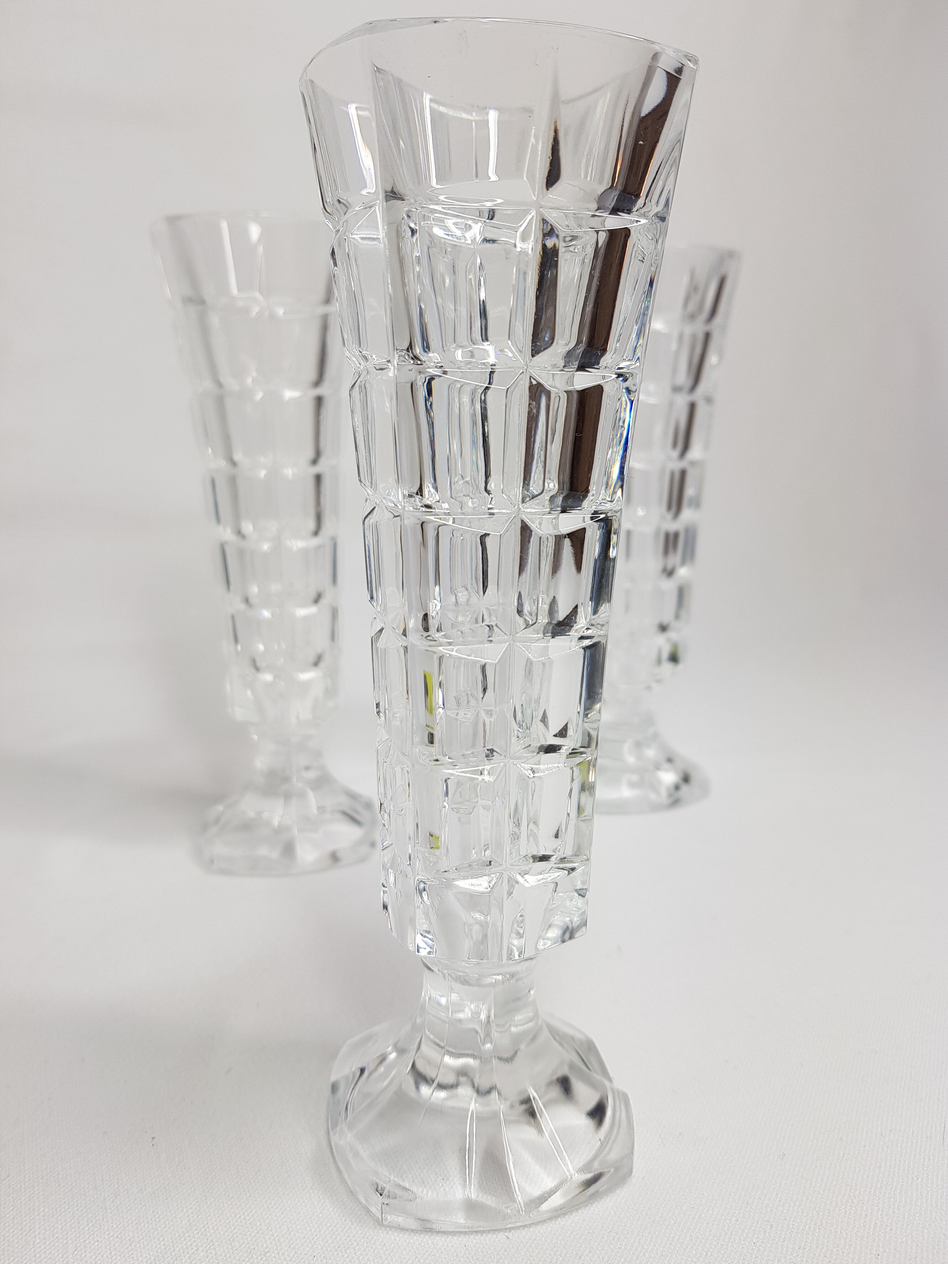 Set of three 17 cm vintage glass soliflore vases