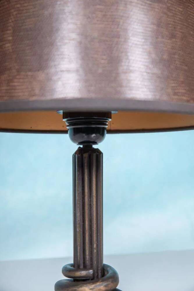 Art Deco wrought iron lamp from the 40s, table lamp with a snake shade.