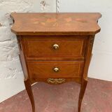Commode d'entre deux en marqueterie de style Louis XV