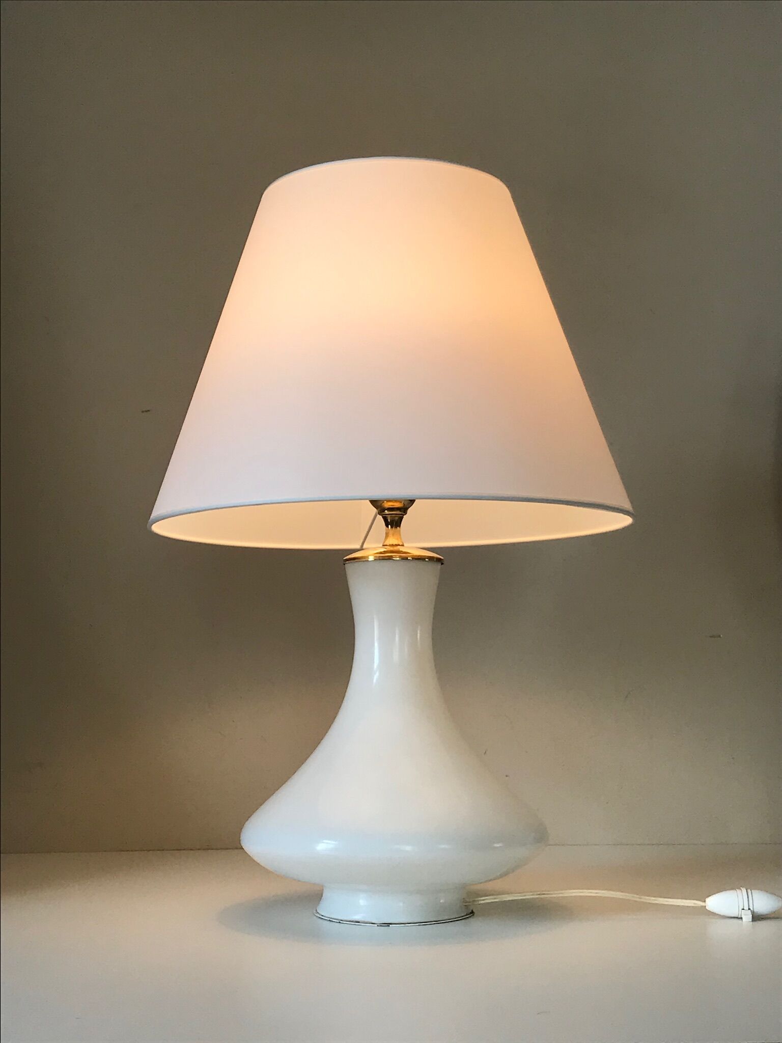 Opaline and brass opaline lamp 70