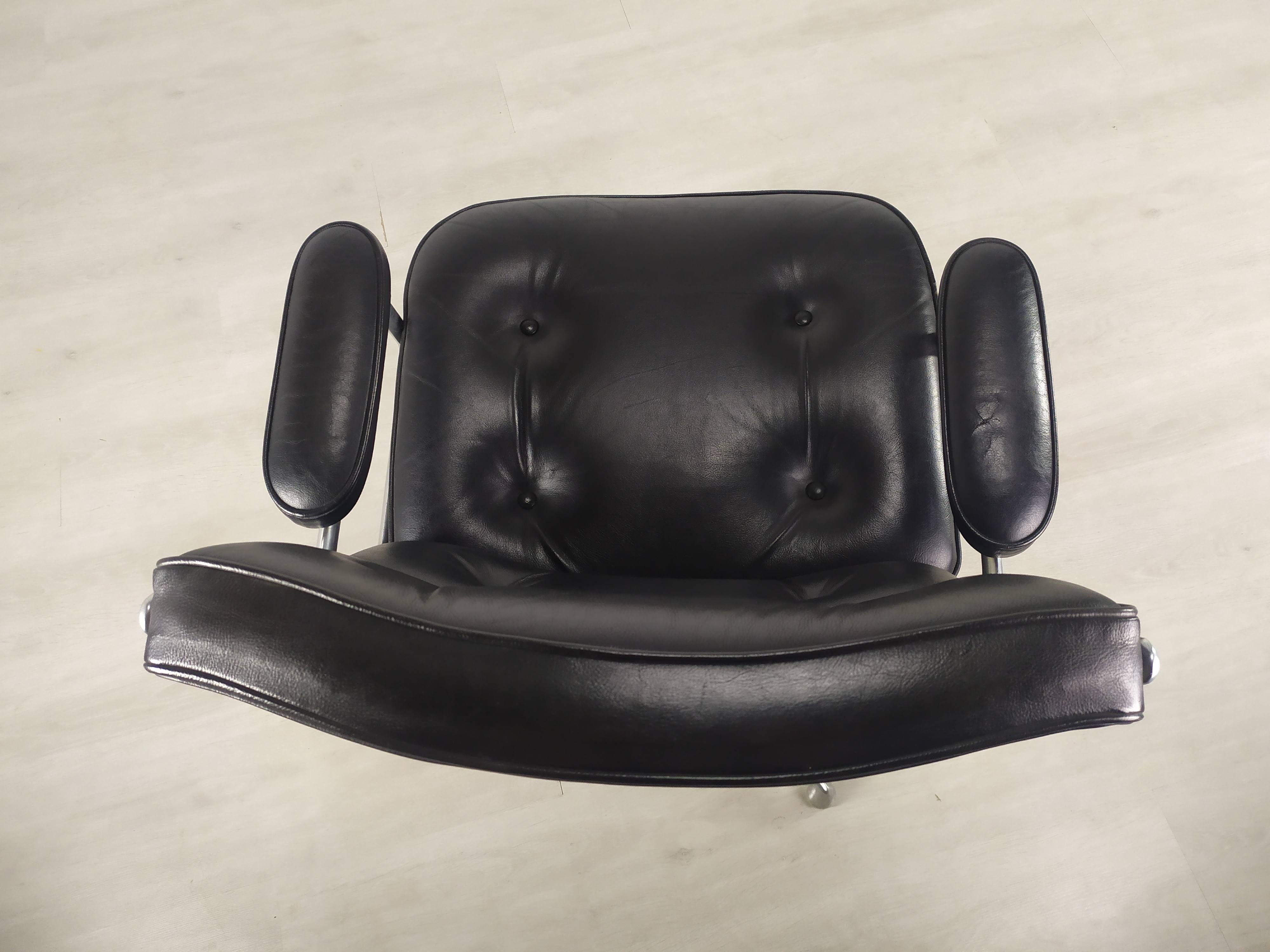 Eames leather lobby chair