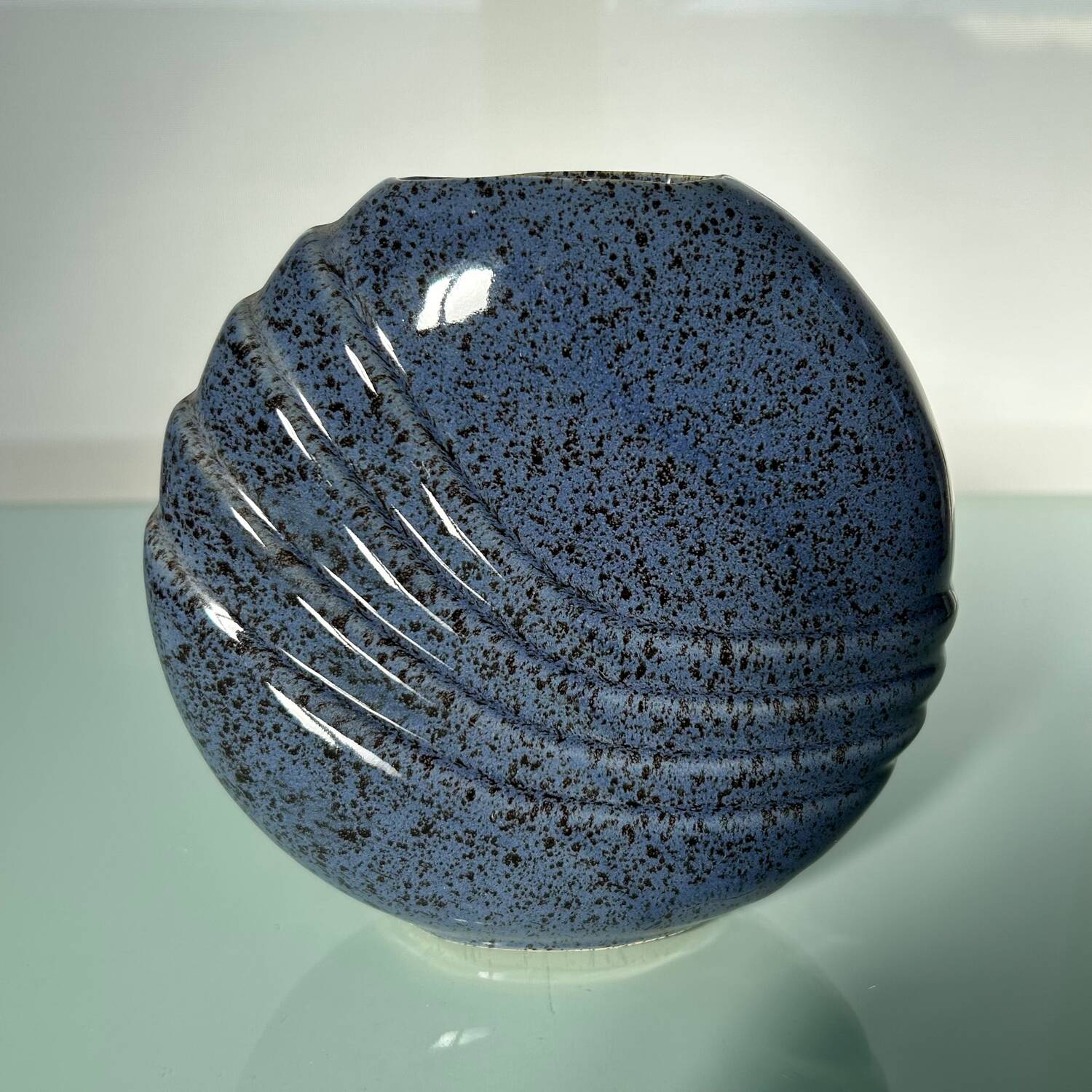 Blue stoneware lentil vase