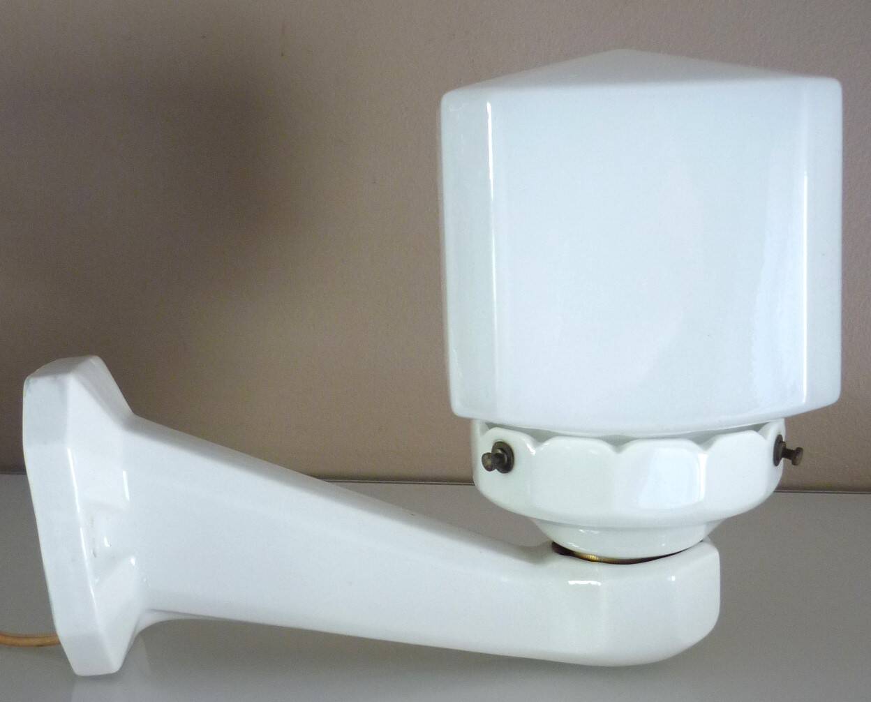 Antique wall light, porcelain and opaline glass, Art Deco period