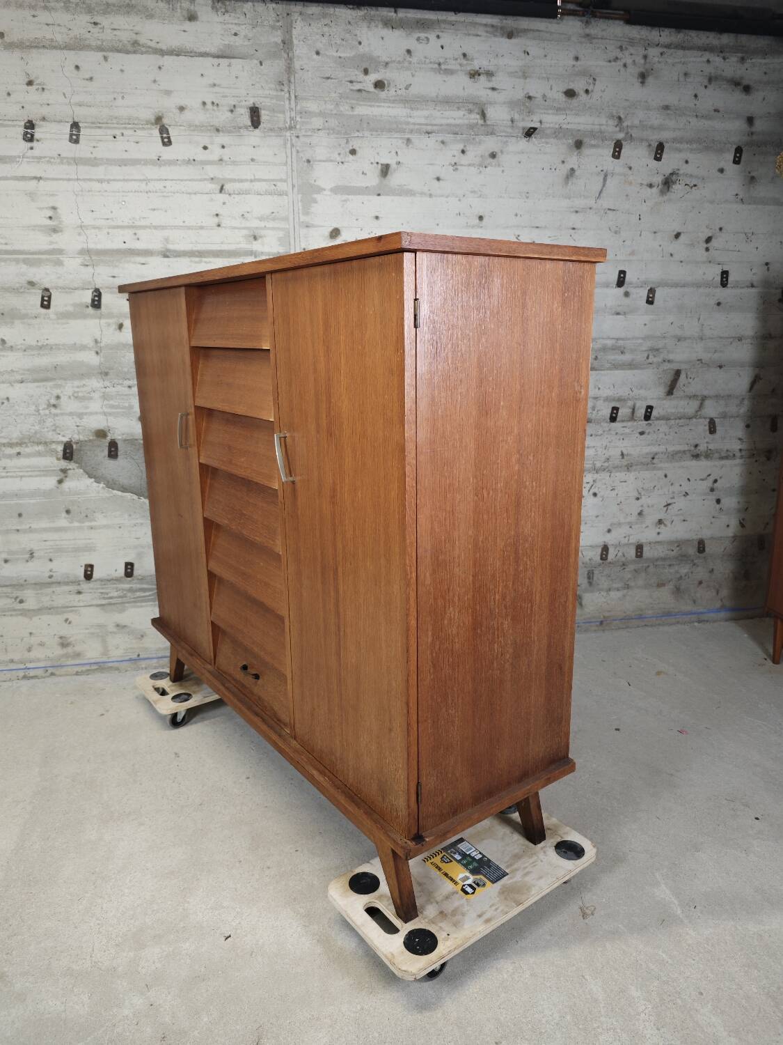 Placard / armoire basse vintage