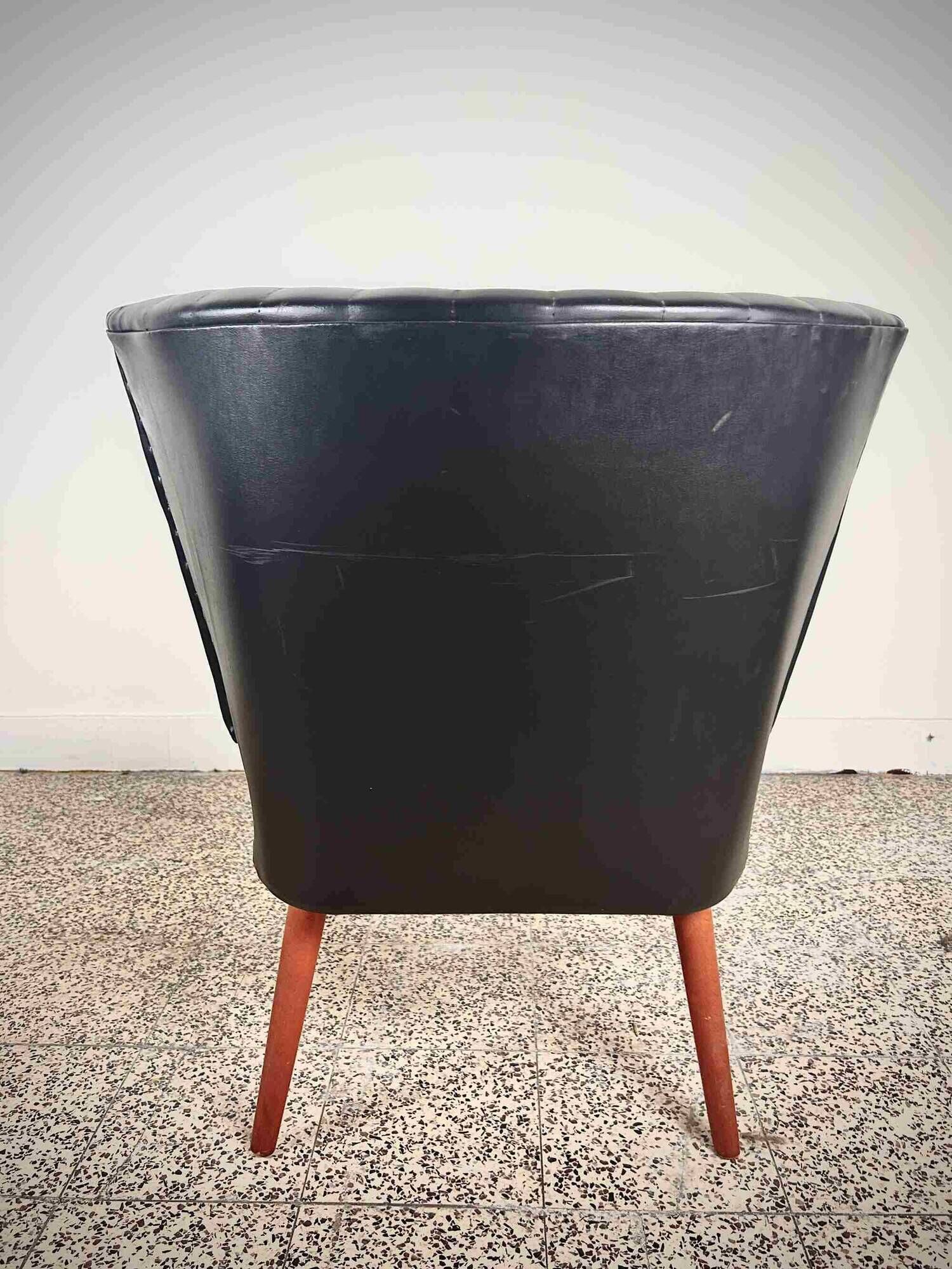 Pair of vintage club armchairs in black leatherette – 1950s